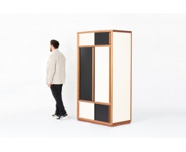 Armoire André Sornay en hêtre et laque noire et blanche 1960