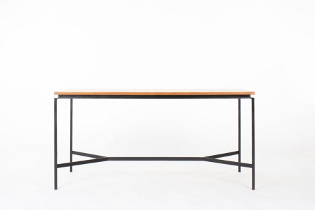 Table Pierre Paulin modèle CM172 acajou et métal noir édition Thonet 1950